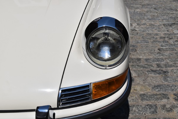 Used-1972-Porsche-911T-Targa