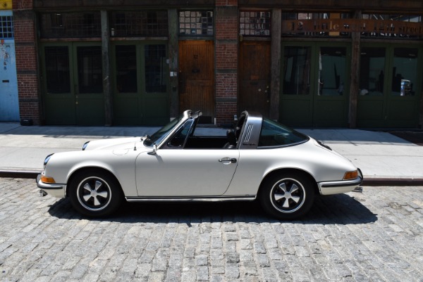 Used-1972-Porsche-911T-Targa