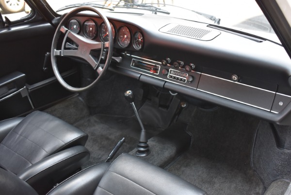 Used-1972-Porsche-911T-Targa