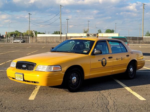 2011-Ford-Crown-Victoria