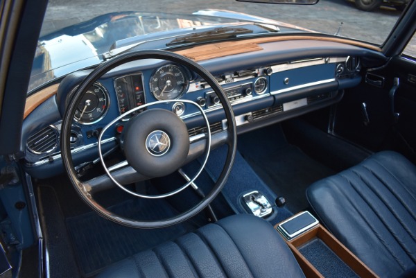 Used-1970-Mercedes-Benz-280SL-Automatic