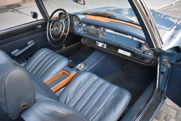 Used-1970-Mercedes-Benz-280SL-Automatic