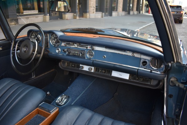 Used-1970-Mercedes-Benz-280SL-Automatic