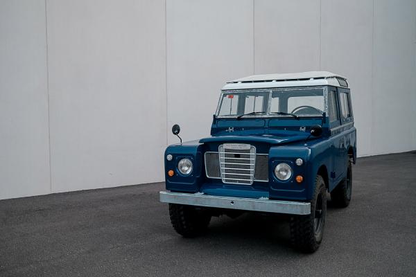 1977-Land-Rover-Series-III-Defender