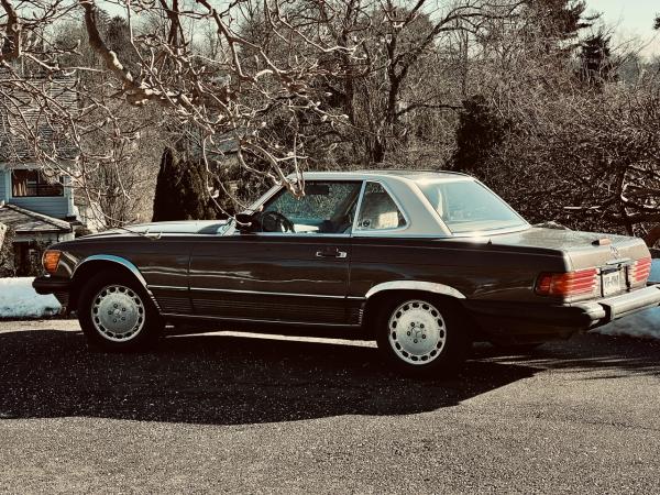 1989-Mercedes-Benz-560-SL