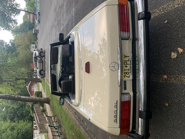 1986-Mercedes-Benz-560-SL