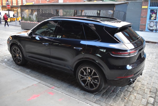 Used-2019-Porsche-Cayenne-Turbo