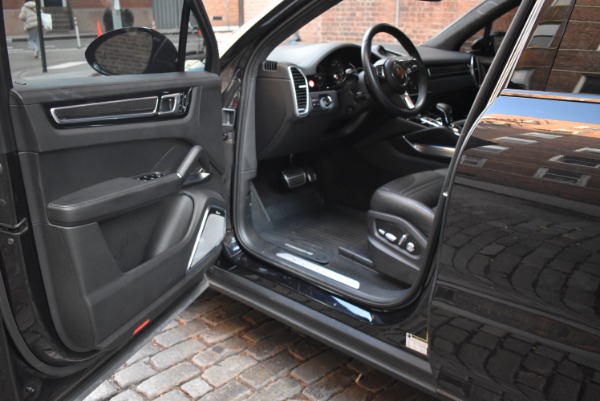 Used-2019-Porsche-Cayenne-Turbo