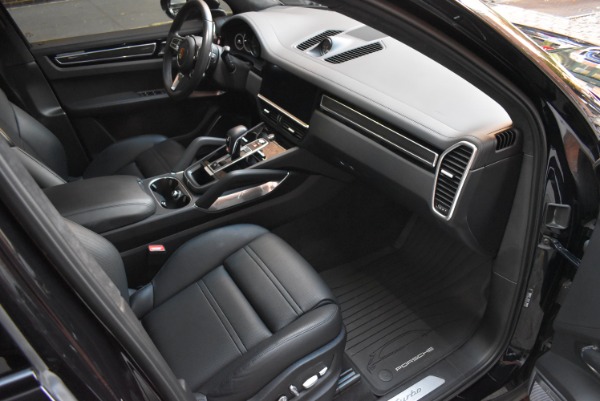Used-2019-Porsche-Cayenne-Turbo