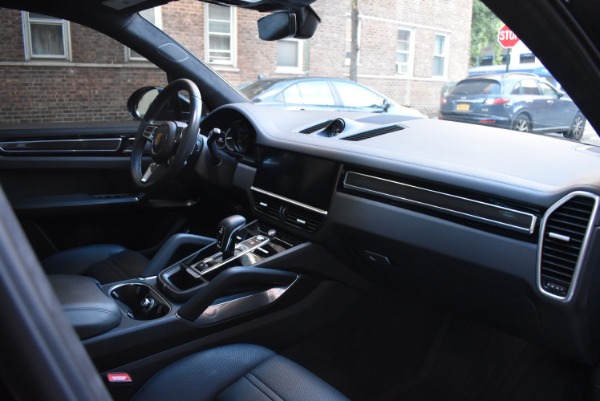 Used-2019-Porsche-Cayenne-Turbo