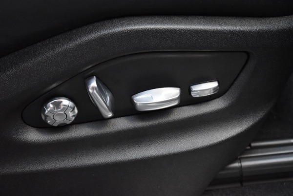 Used-2019-Porsche-Cayenne-Turbo