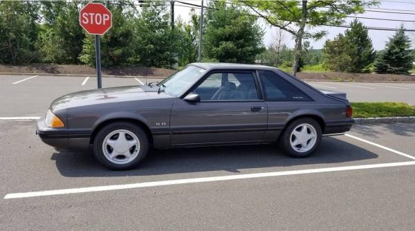 1990-Ford-Mustang-LX