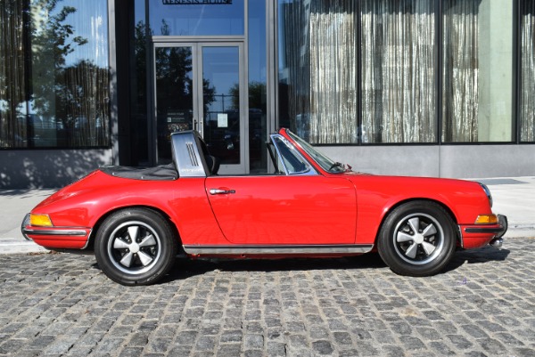 Used-1969-Porsche-911-S-Factory-Soft-Window-Targa