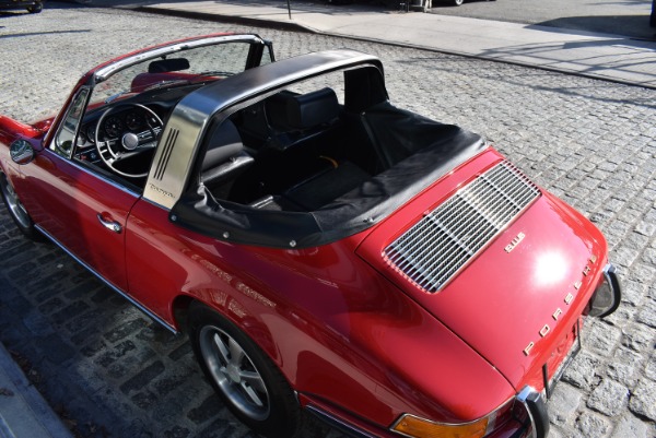 Used-1969-Porsche-911-S-Factory-Soft-Window-Targa