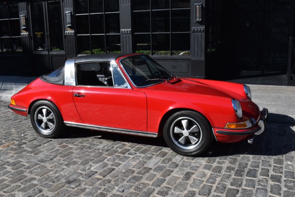 Used-1969-Porsche-911-S-Factory-Soft-Window-Targa