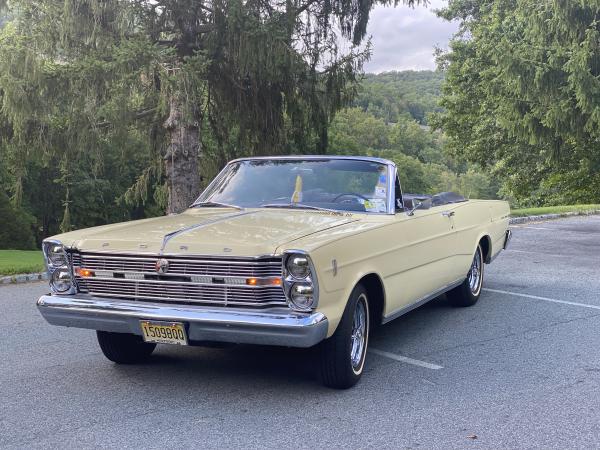 1966-Ford-galaXIE-500