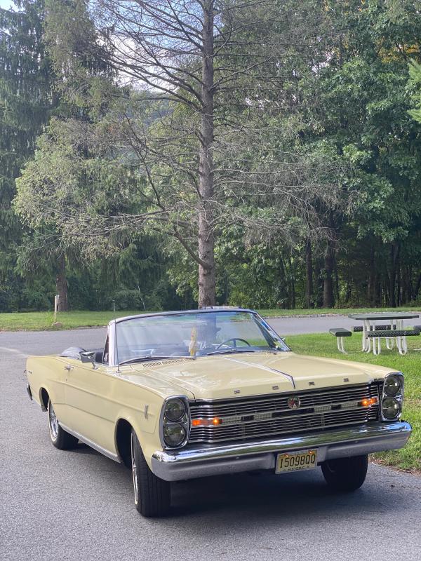 1966-Ford-galaXIE-500