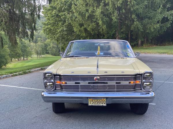 1966-Ford-galaXIE-500