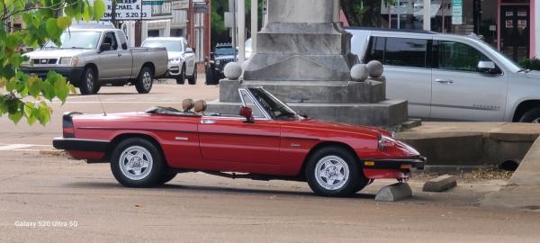 1988-Alfa-Romeo--Spider