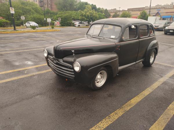 1949-ford-sedan-duluxe-4-door