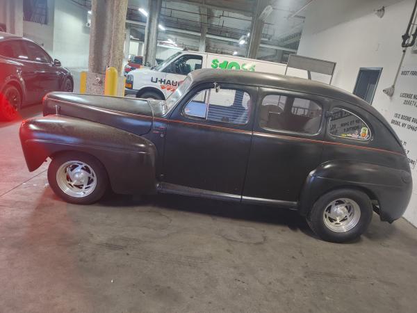 1946-ford-deluxe-sedan-4-door