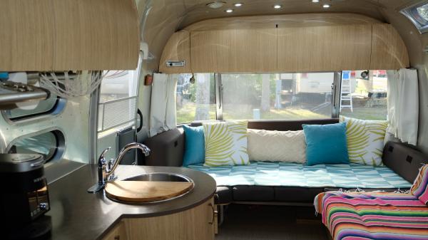 2019-Airstream--Flying-Cloud-25’-FBQ