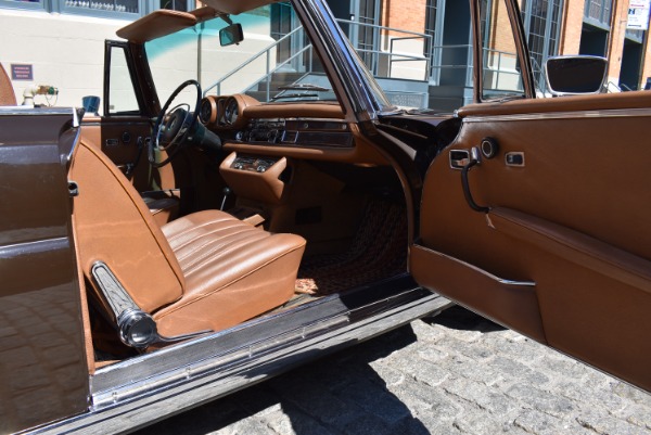 Used-1970-Mercedes-Benz-280SE-Cabriolet-Low-Grille-6-Cylinder