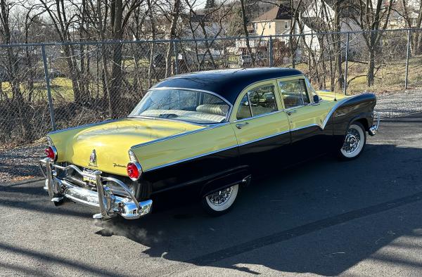 1955-Ford-Fairlane