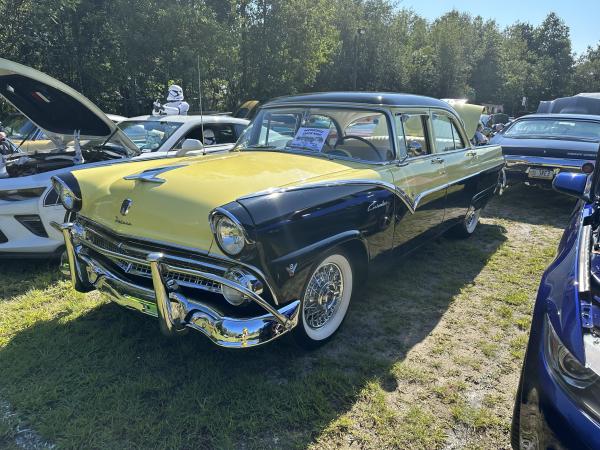 1955-Ford-Fairlane