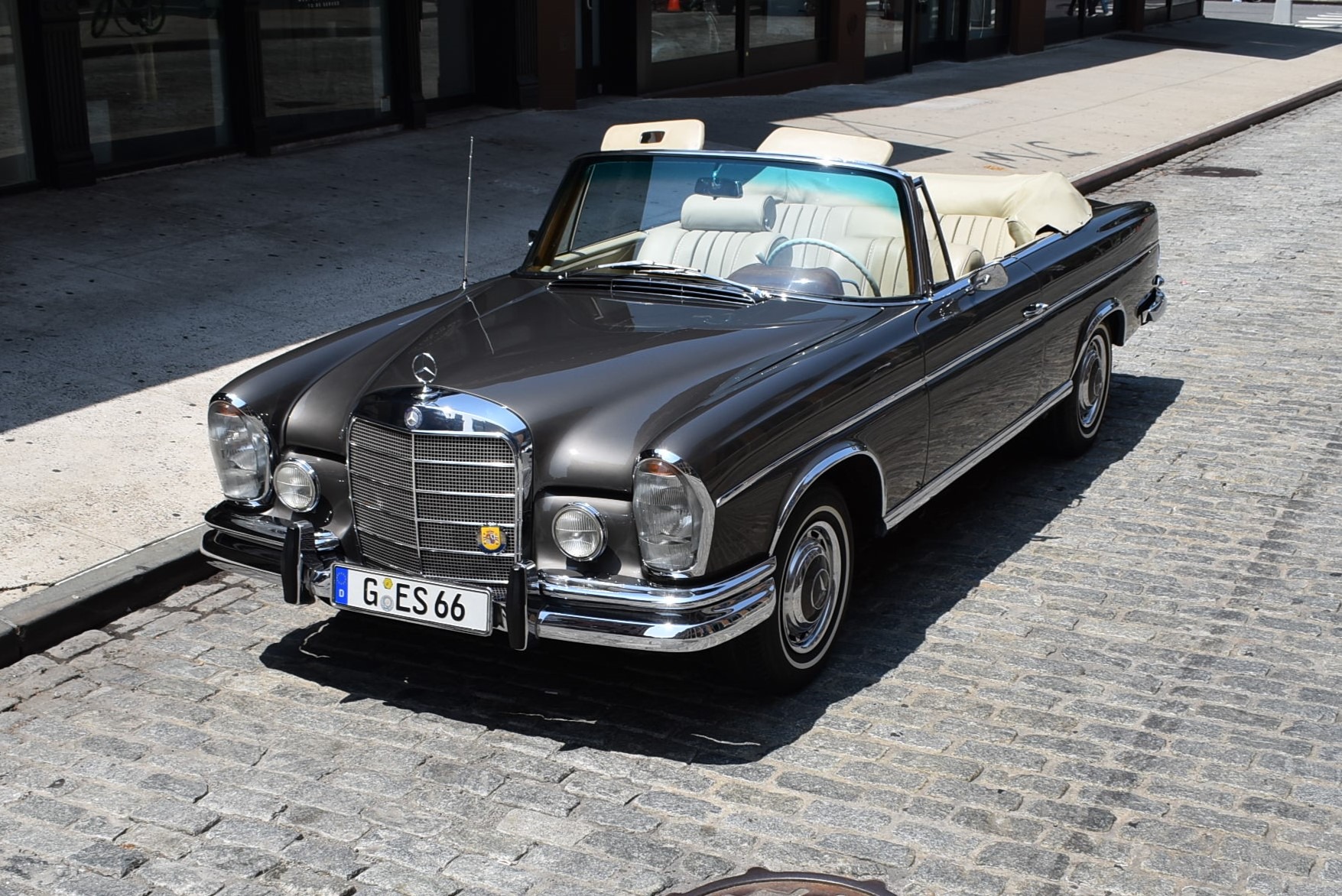 Used 1966 Mercedes-Benz 300SE Cabriolet For sale (Call for price