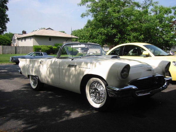 Used-1957-Ford-Thunder-Bird